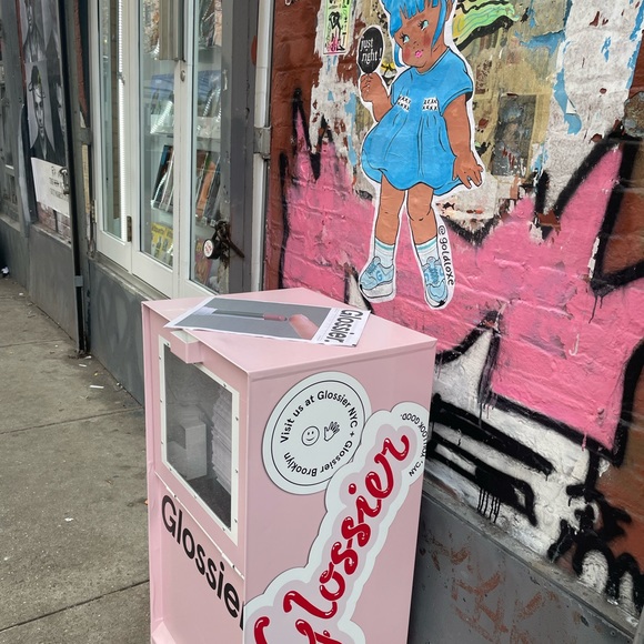 Limited Edition Glossier Newspaper NYC 
🗞️💗 - Picture 2 of 3
